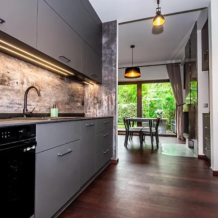 Inpoint Old Town Comfort Self Check-in Краков